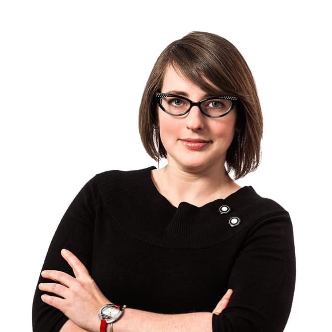 16 Staff Bio Frost Corin 667X667
