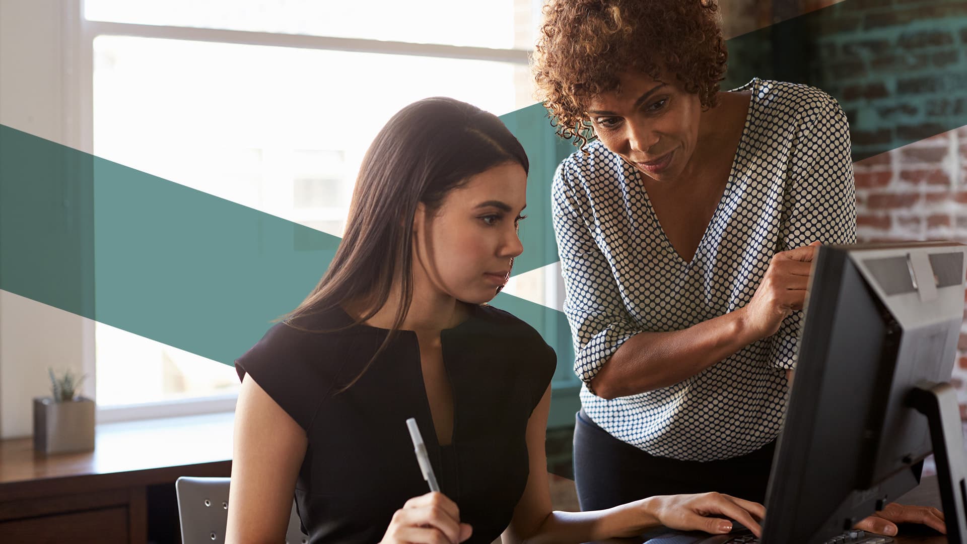 2023 03 13 mentoring women HERO Adobe Stock 132140360