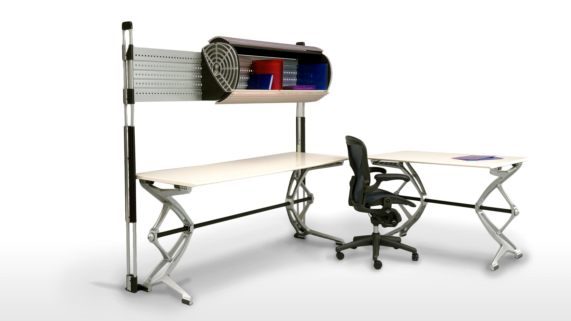 06-Work-Case Study-Herman Miller-Darwin Table-Hero1-1186x667 @2x